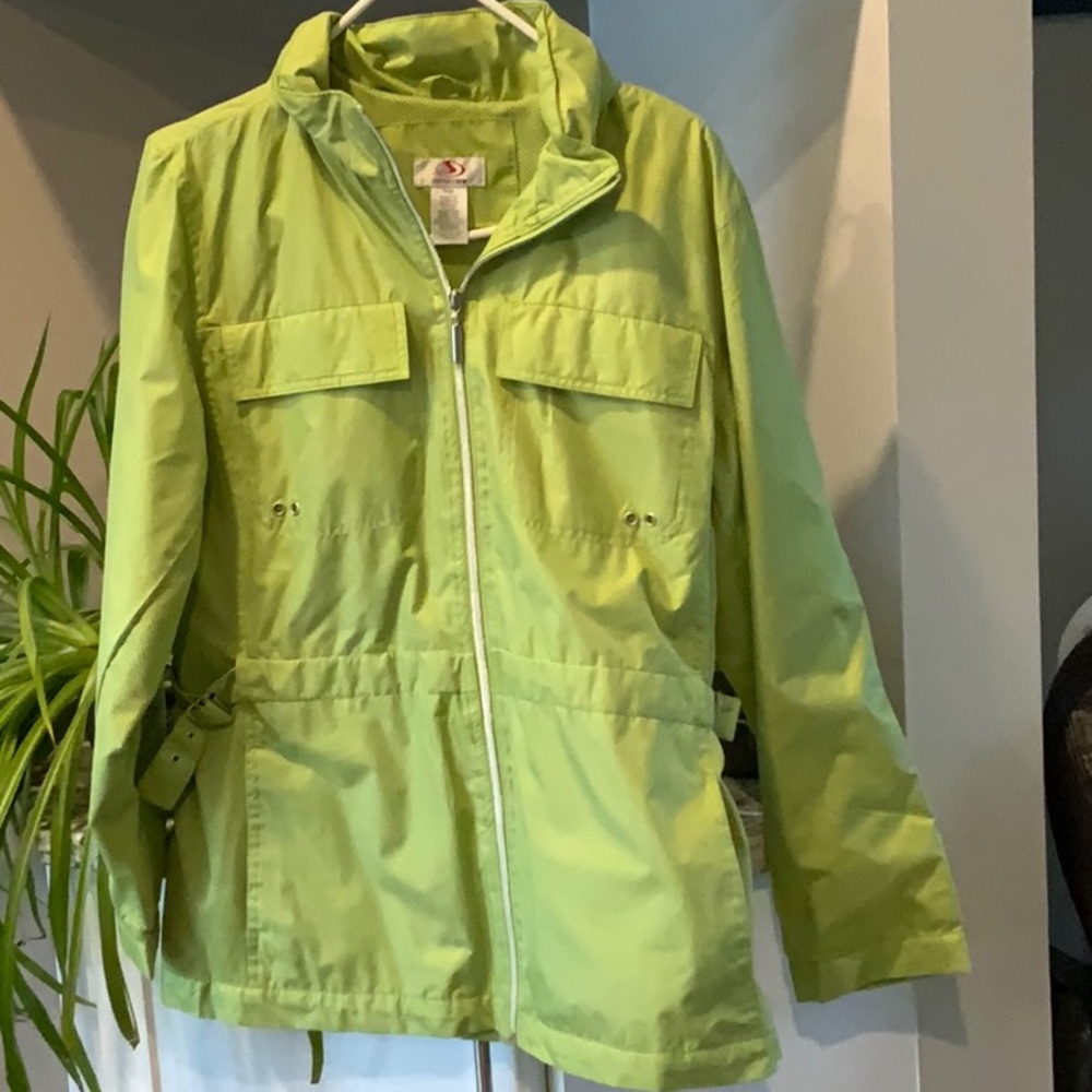 Women’s rain jacket